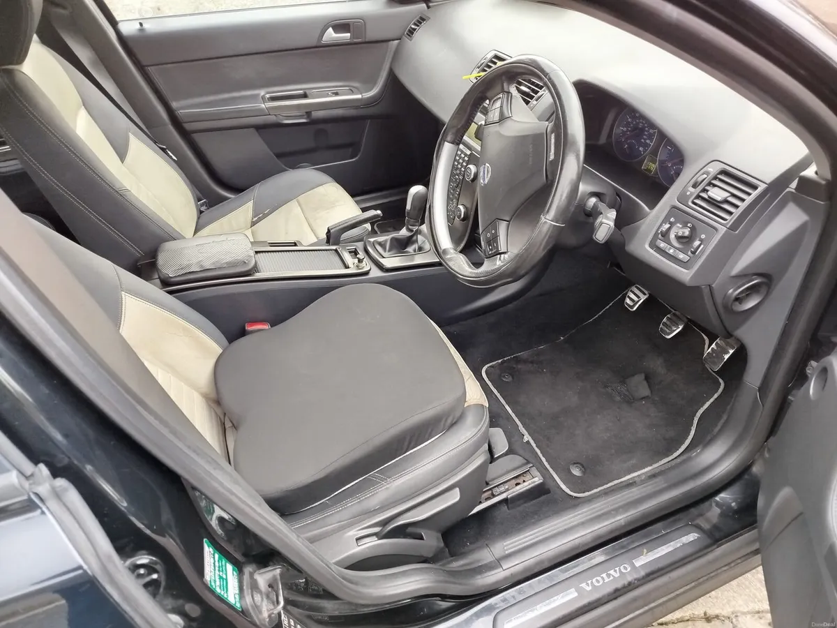 10 Volvo V50 1.6 Diesel €1550 Ono - Image 3