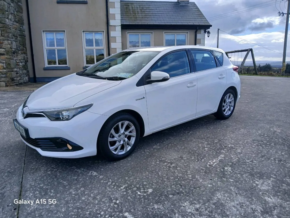 2016 Toyota Auris Hybrid - Image 4