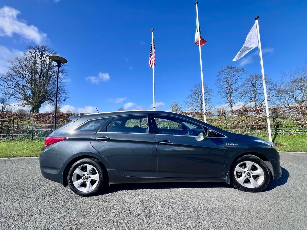141 Hyundai i40 Estate  Reduced - Image 1