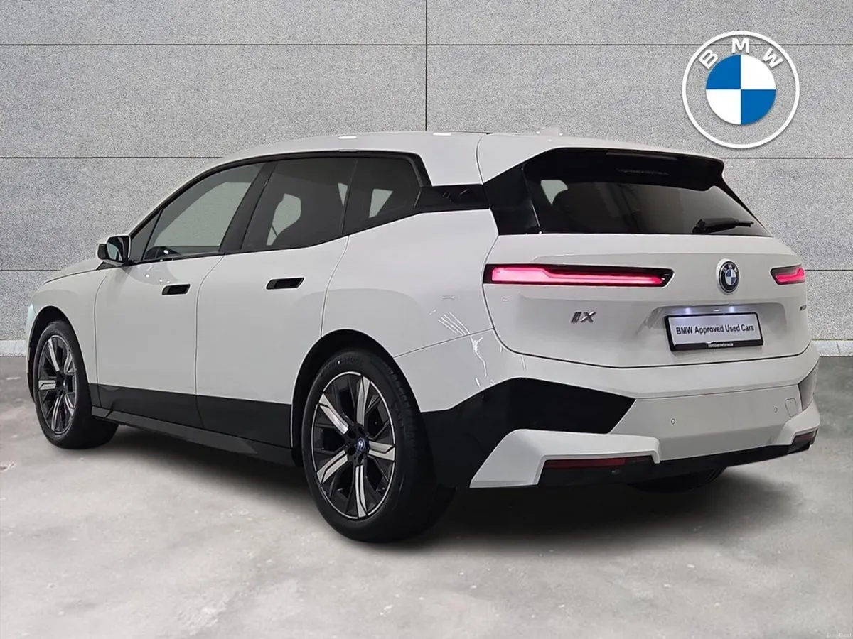 BMW iX xDrive40 M Sport - Image 3