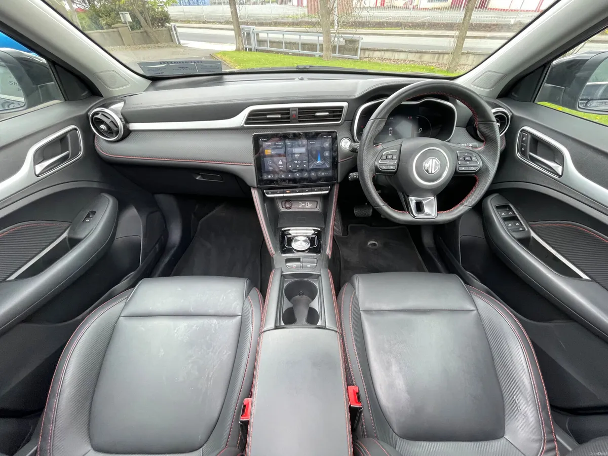 73KWH - SUNROOF - LEATHER - REVERSE CAMERA - - Image 3