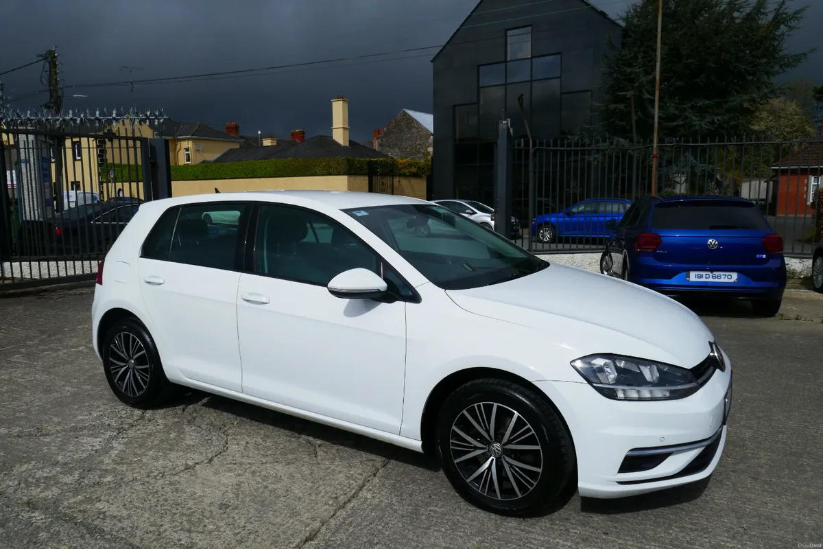 171, VOLKSWAGEN GOLF 1.6 TDI SE NAV BLUEMOTION 115 - Image 2