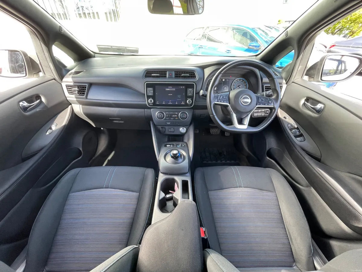 62KWH - APPLE PLAY - REVERSE CAMERA - 120TAX - Image 3