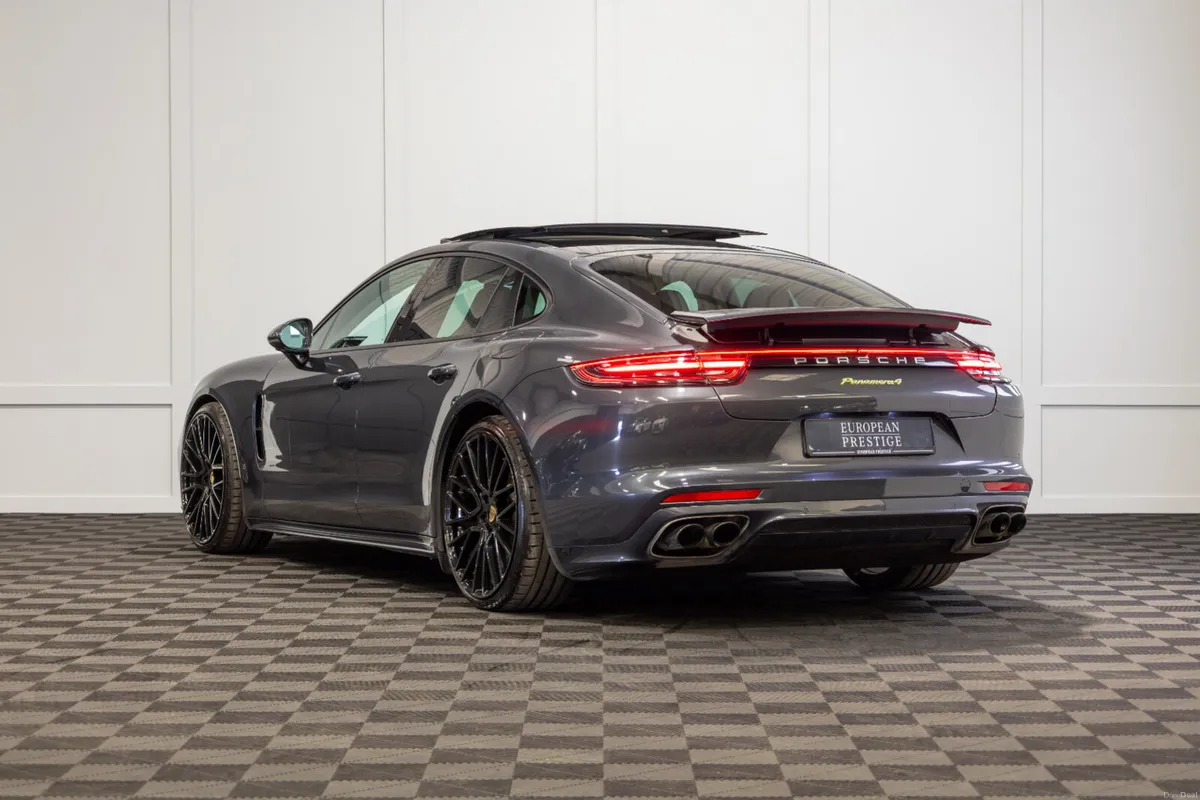 2018 Porsche Panamera 4 E-Hybrid - Image 4