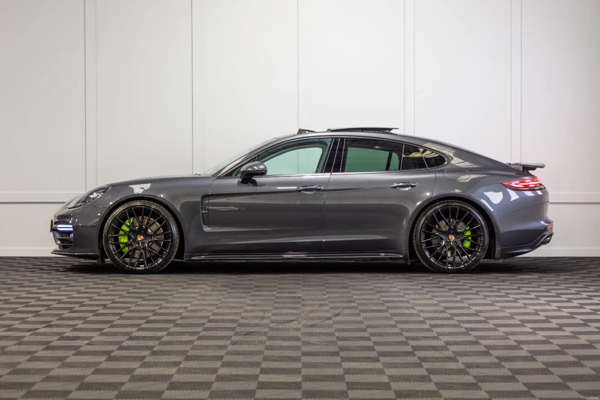 2018 Porsche Panamera 4 E-Hybrid - Image 3