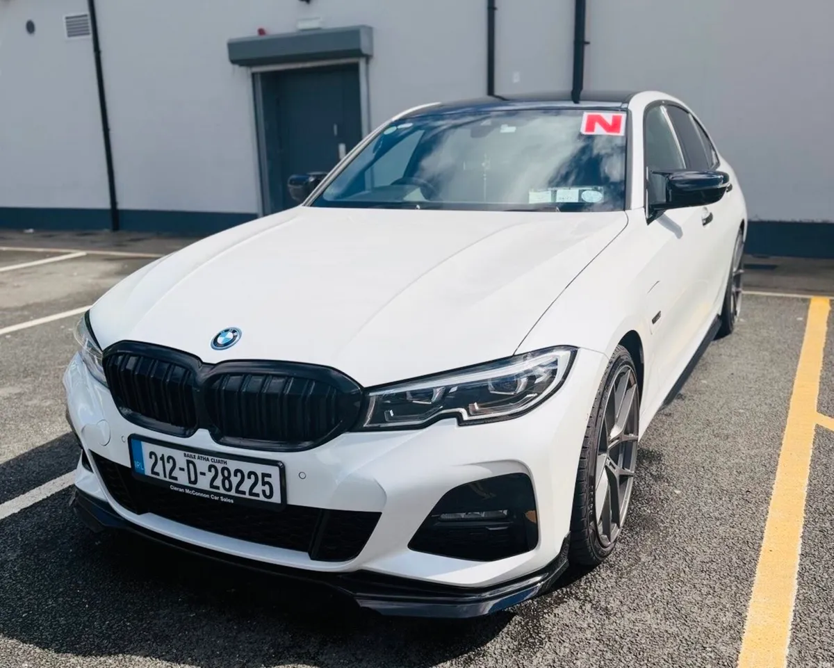 2021 BMW 330e M Sports Hight Spec-PlugIn Hybrid - Image 3