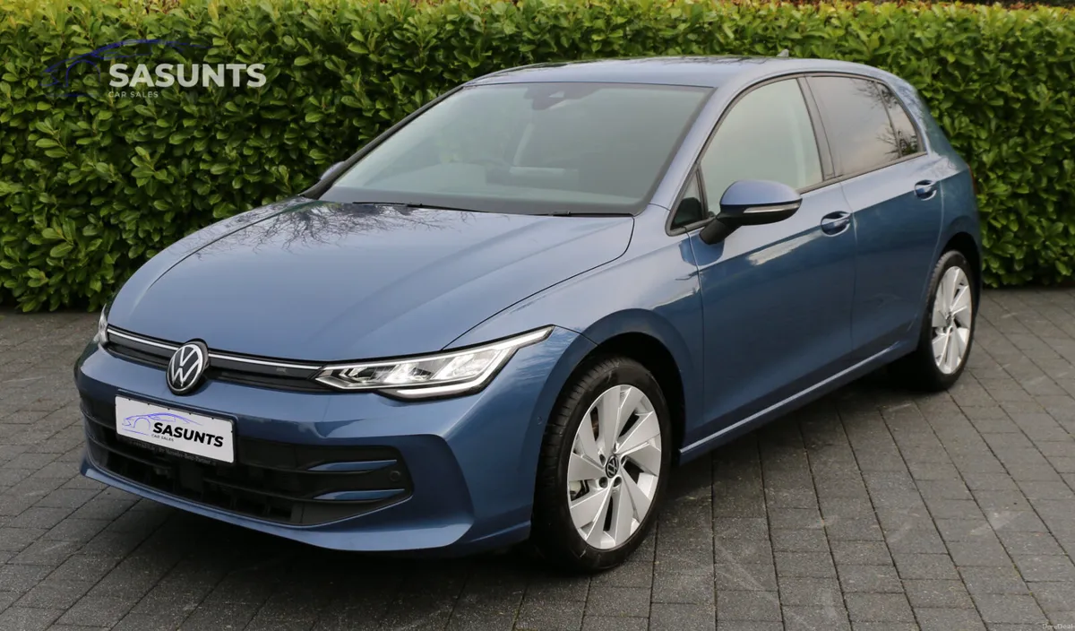 VOLKSWAGEN GOLF eTSI HYBRID - Image 2