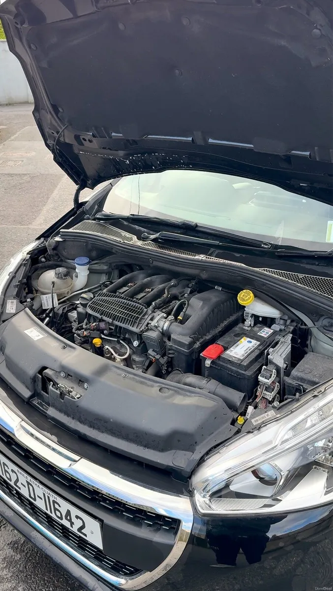 2016 Peugeot 208 - only 32,000 KM - Like New - Image 4