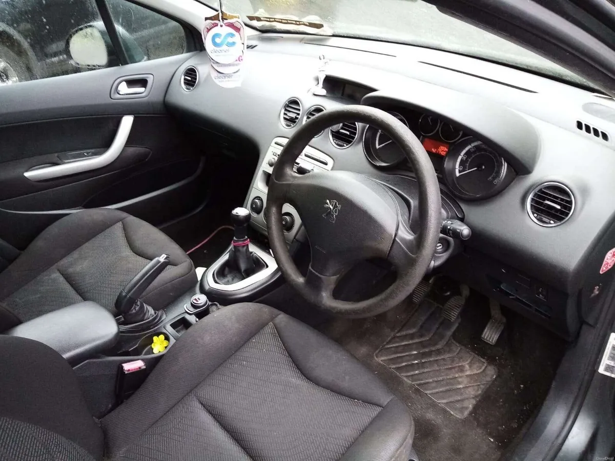 Peugeot 308 2010 - Image 2