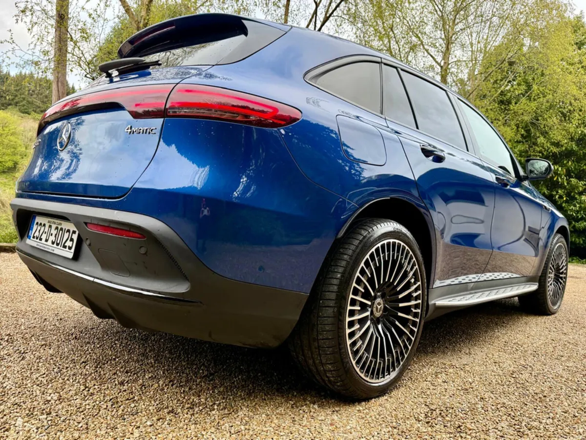 Mercedes-Benz EQC 400 AMG LINE PREMIUM 4MATIC - Image 4