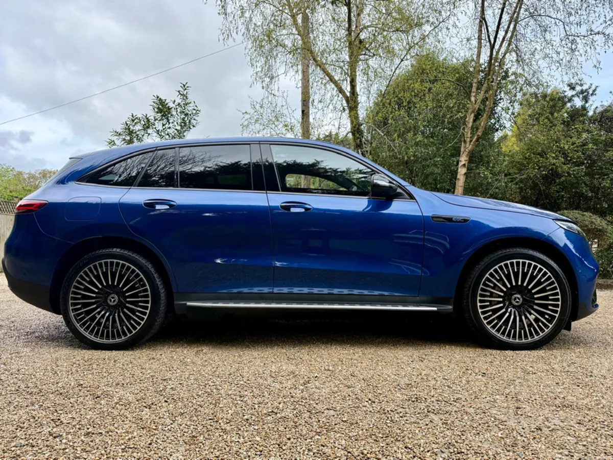 Mercedes-Benz EQC 400 AMG LINE PREMIUM 4MATIC - Image 3