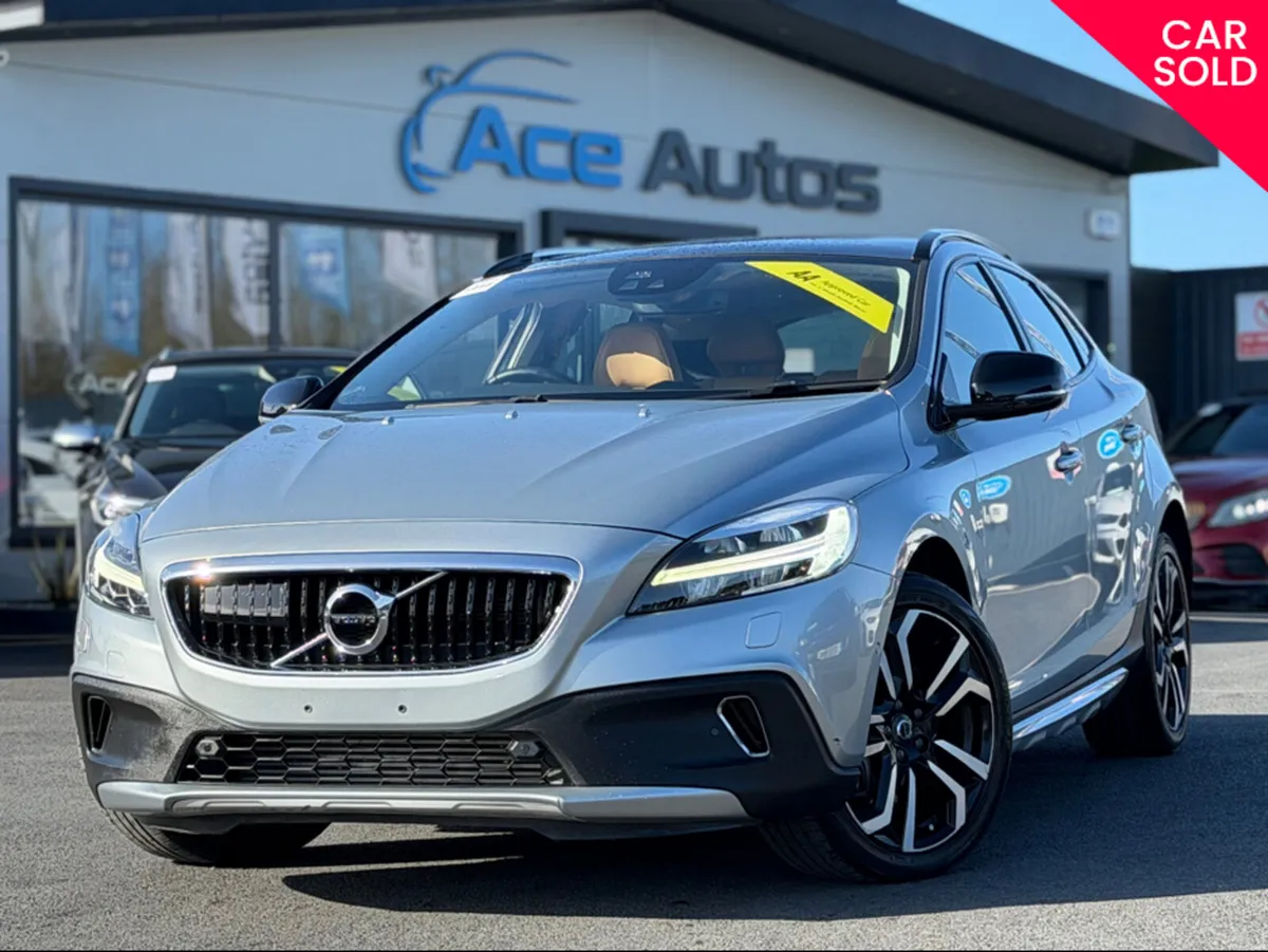 Volvo V40 ***DEPOSIT TAKEN*** CROSSCOUNTRY 4WD - 2 - Image 1