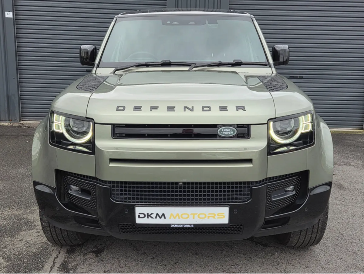 Land Rover Defender X-DYNAMIC HSE PHEV - Image 2