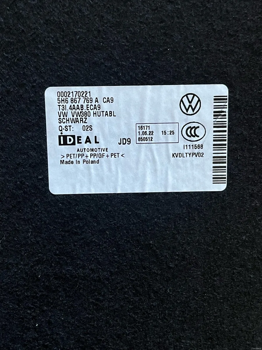 VW Golf Black Boot Shelf 2022 - Image 2