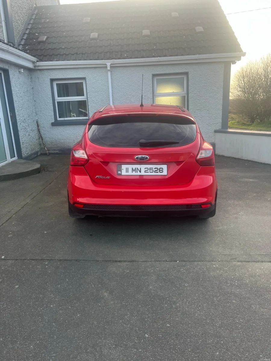 Ford focus 2011 - Image 2