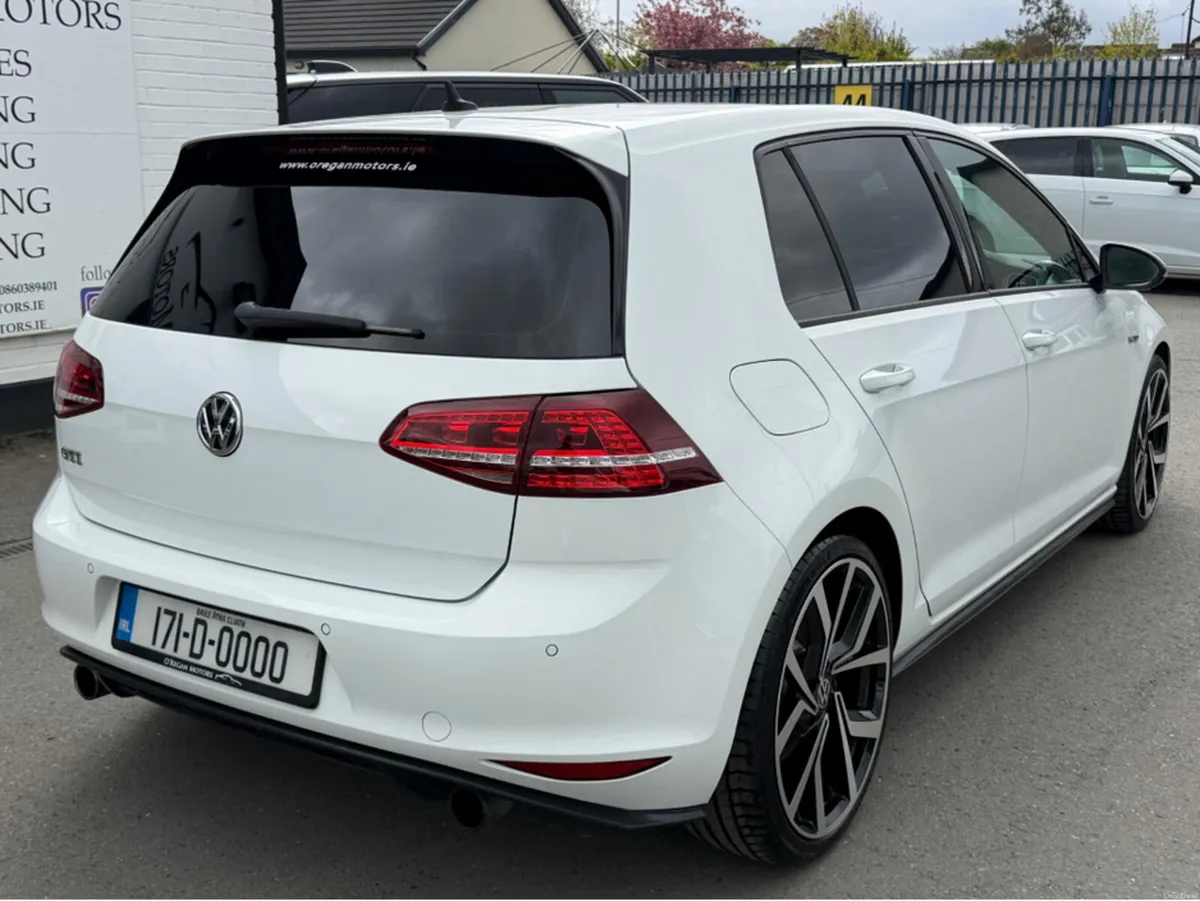 Volkswagen Golf 2.0 TSI GTI 220 BHP DSG - Image 4