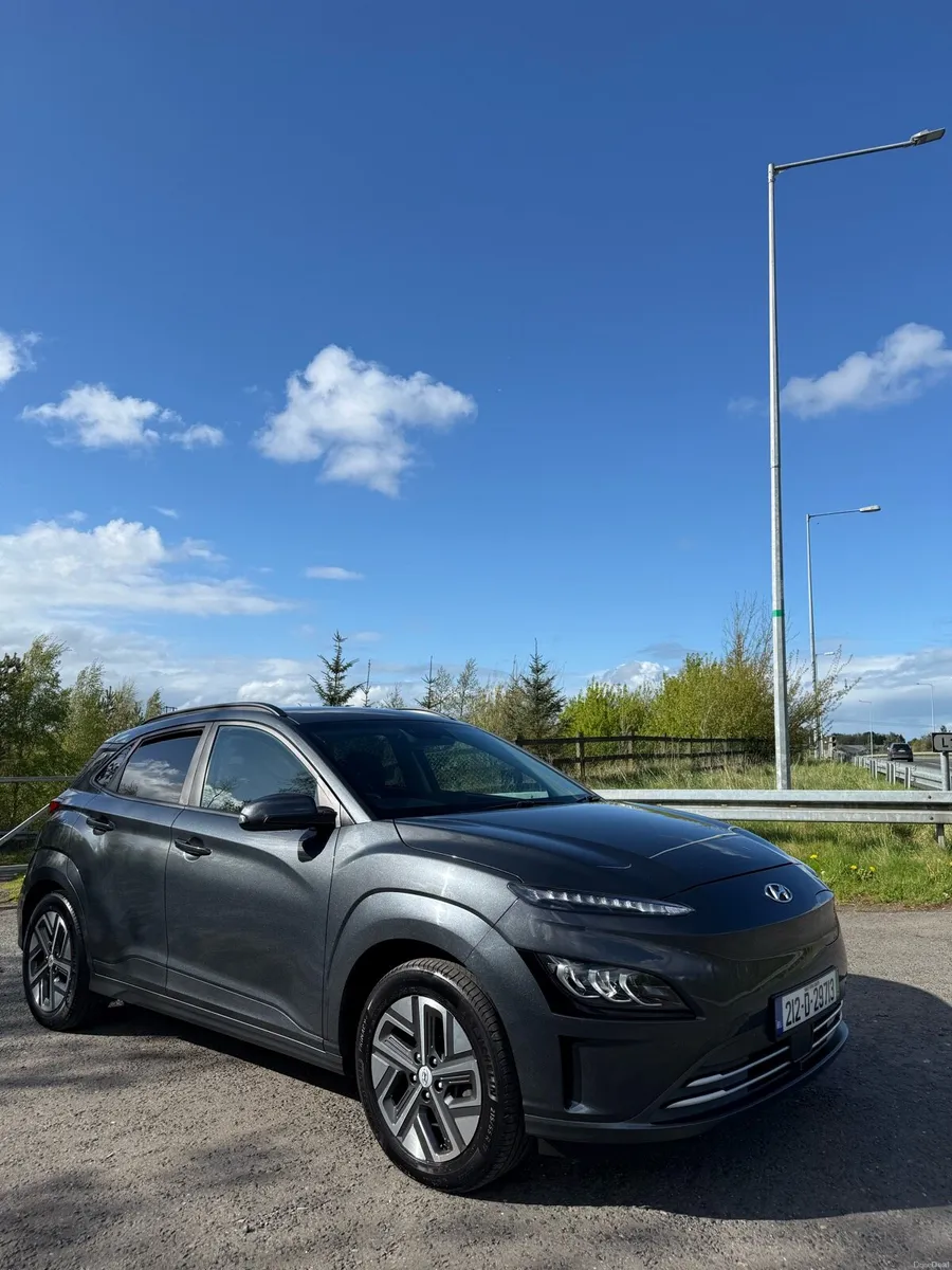 Hyundai kona premium EV 64 kw long range - Image 1