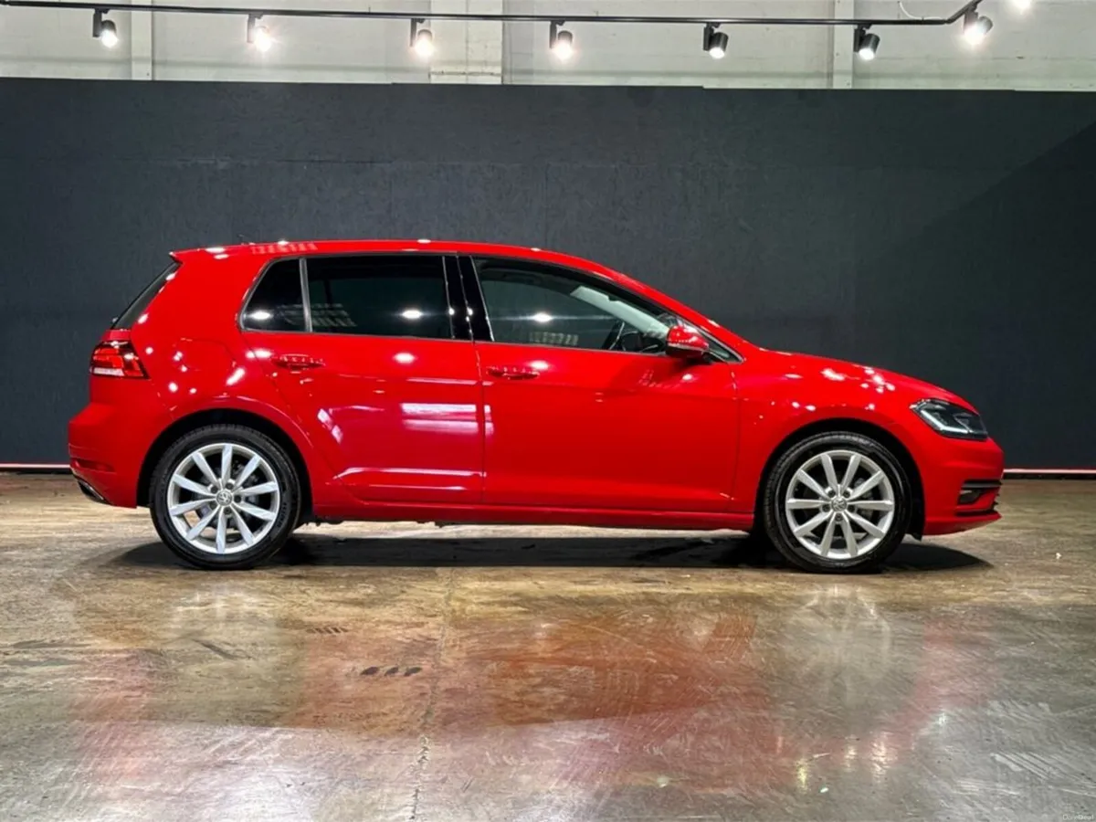 Volkswagen Golf 1.2L TSI AUTOMATIC - REVERSE CAMER - Image 3