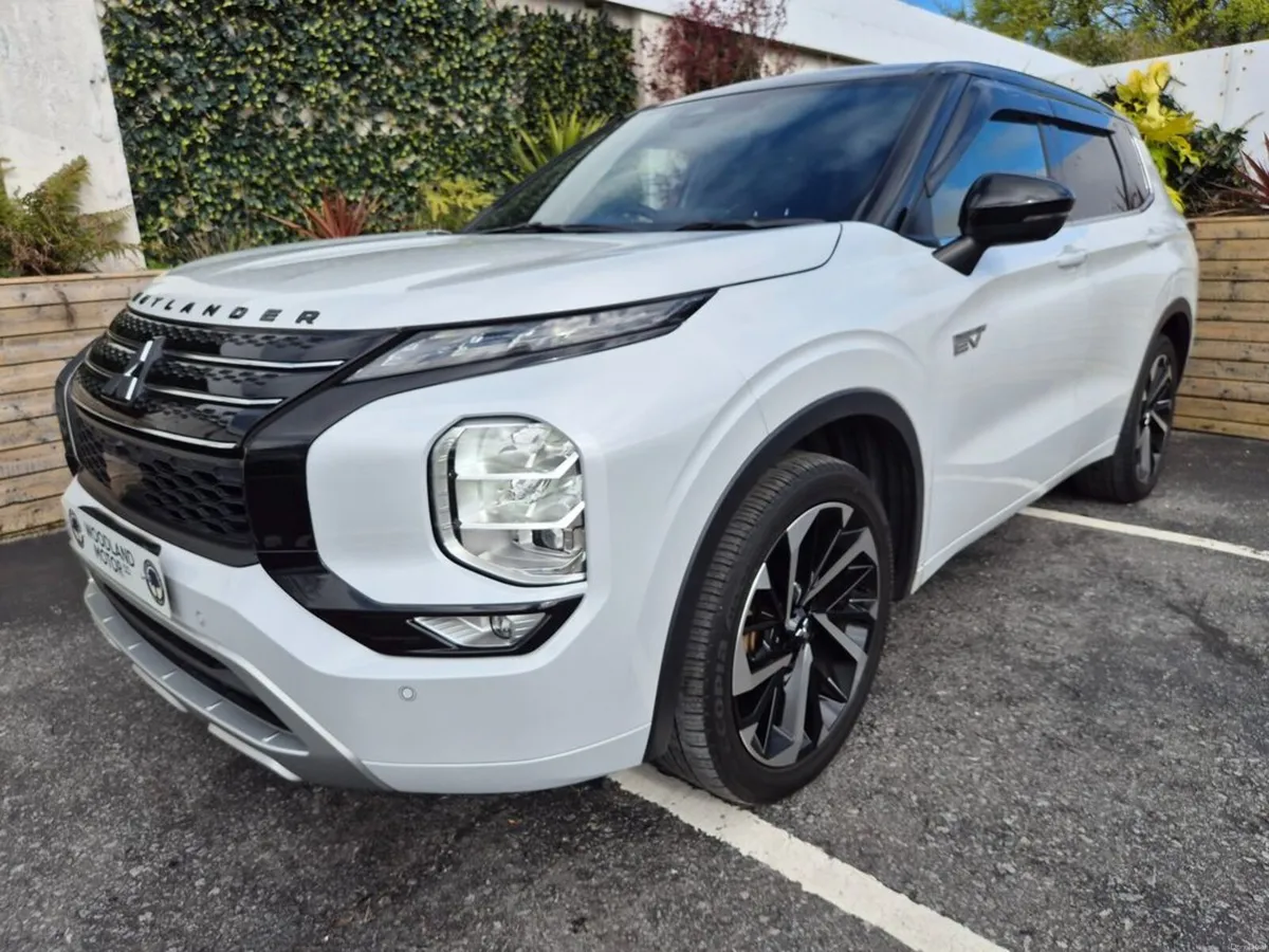 Mitsubishi Outlander 2.4 HYBRID / 7 SEATER / EXCEE - Image 3