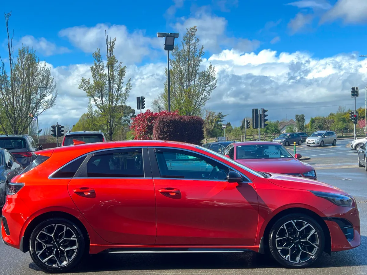 Kia Ceed 1.6D MHEV GT-LINE *HIGH SPEC* - Image 3