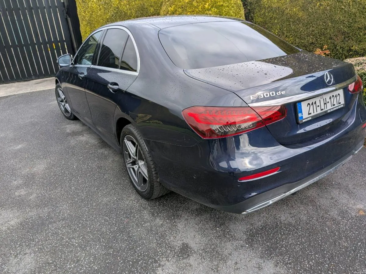Mercedes Benz E 300 DE AMG Line - Image 3