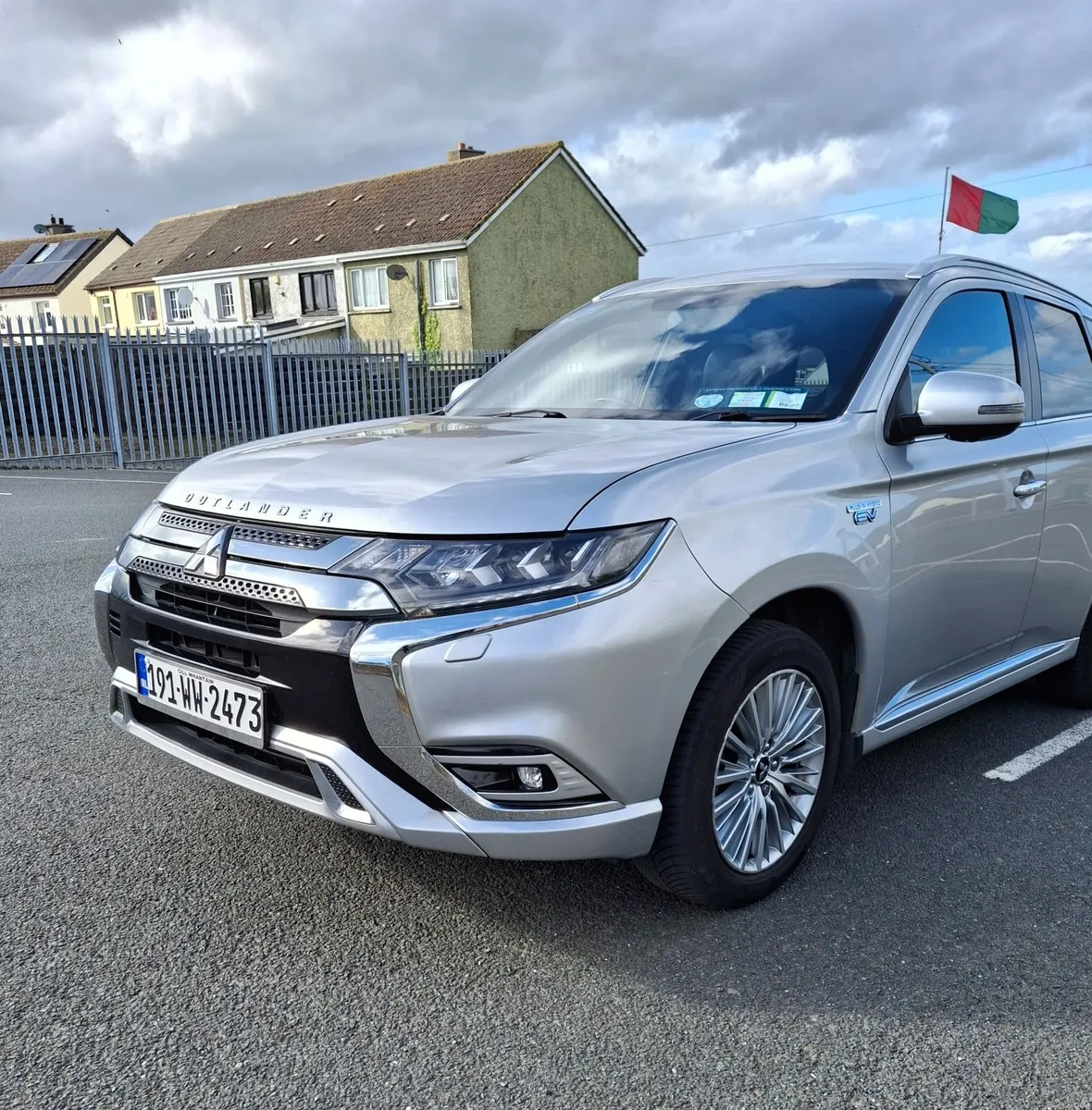 Mitsubishi Outlander 2019 PHEV  4WD - Image 2