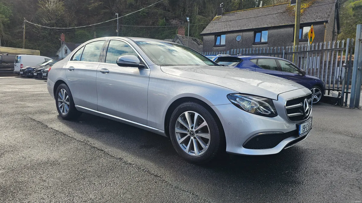 Mercedes-Benz E-Class 2019 E 220 D AVANTGARD AUTO - Image 2