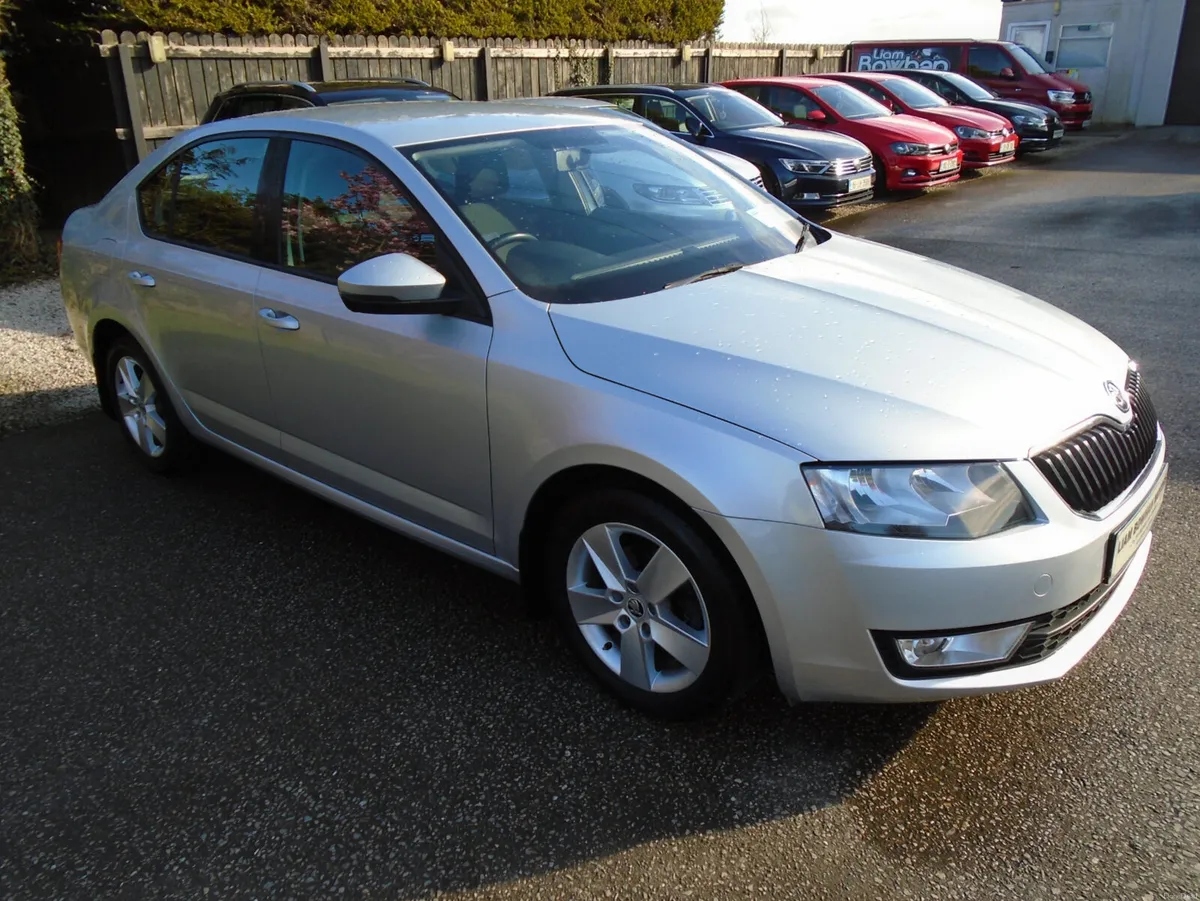 Skoda Octavia 2017,1.6tdi 110-bhp 5sp,fogs,alloys - Image 1