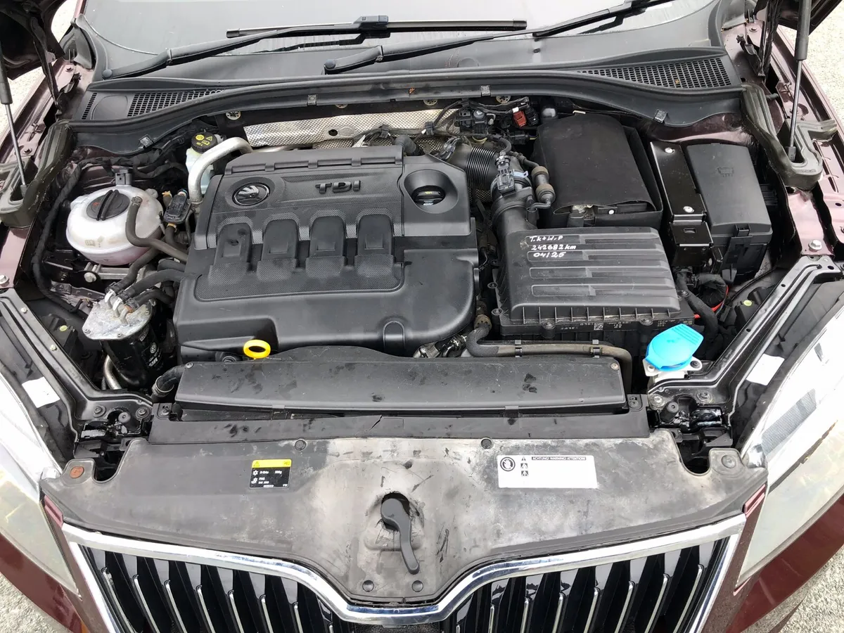 Superb 2015 1.6TDI, LIGHT DAMAGE,NEW NCT 11/2026 - Image 3