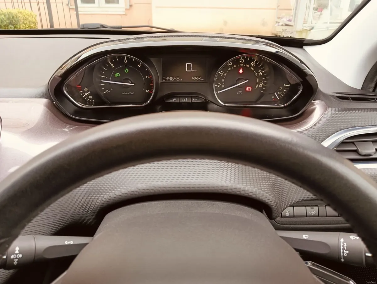 Peugeot 2008 2015 - Image 4