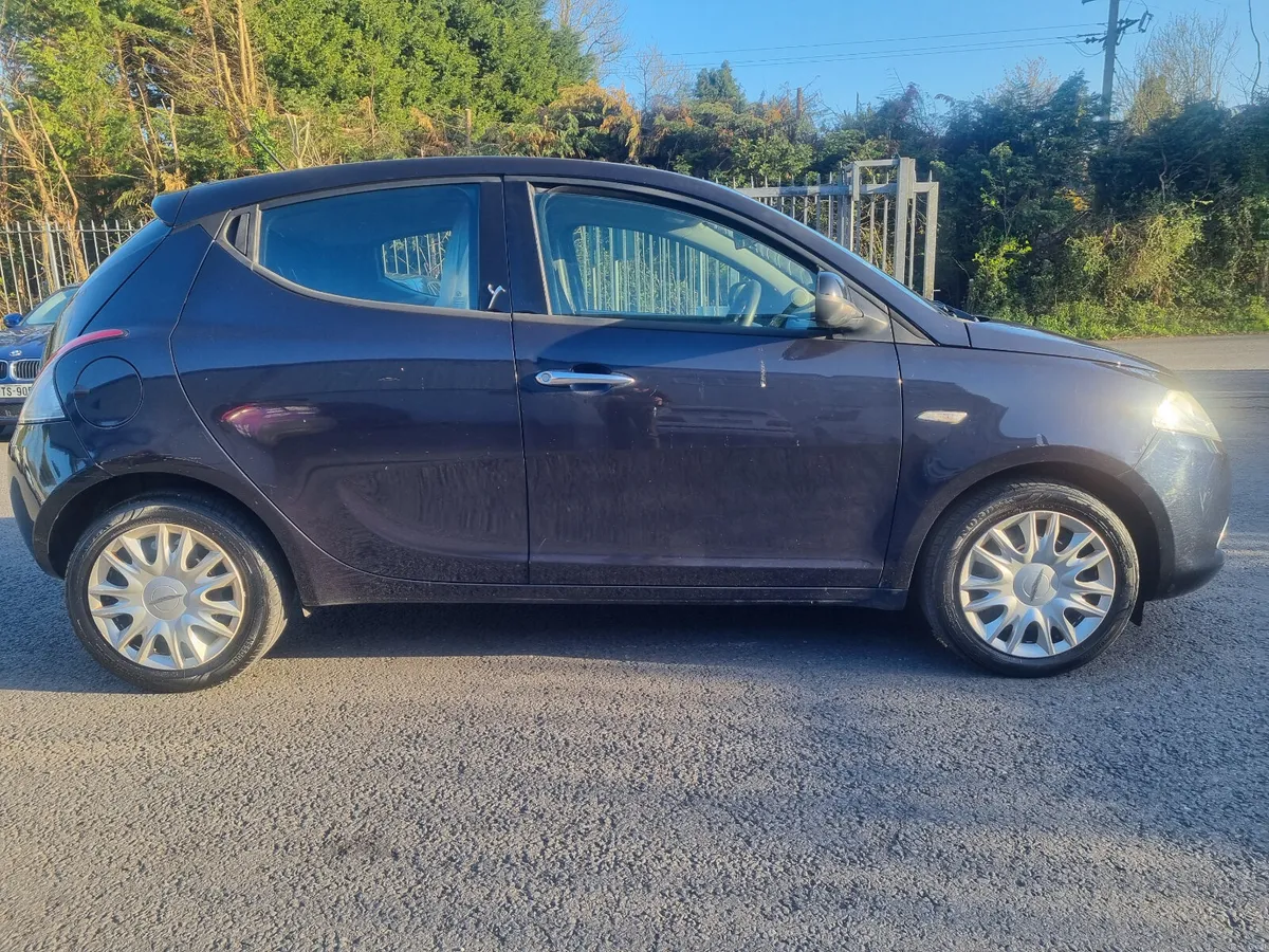 Chrysler Ypsilon 2012 - Image 4