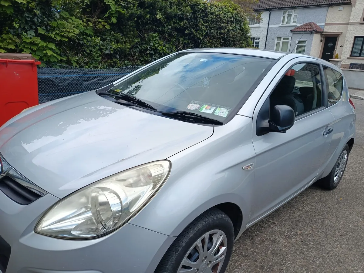 Hyundai i20 2009 - Image 2