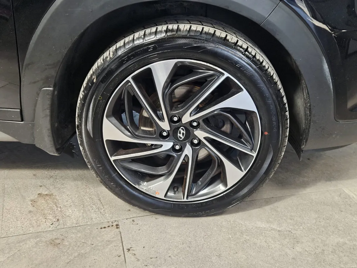 18 HYUNDAI TUCSON EXECUTIVE - Image 4