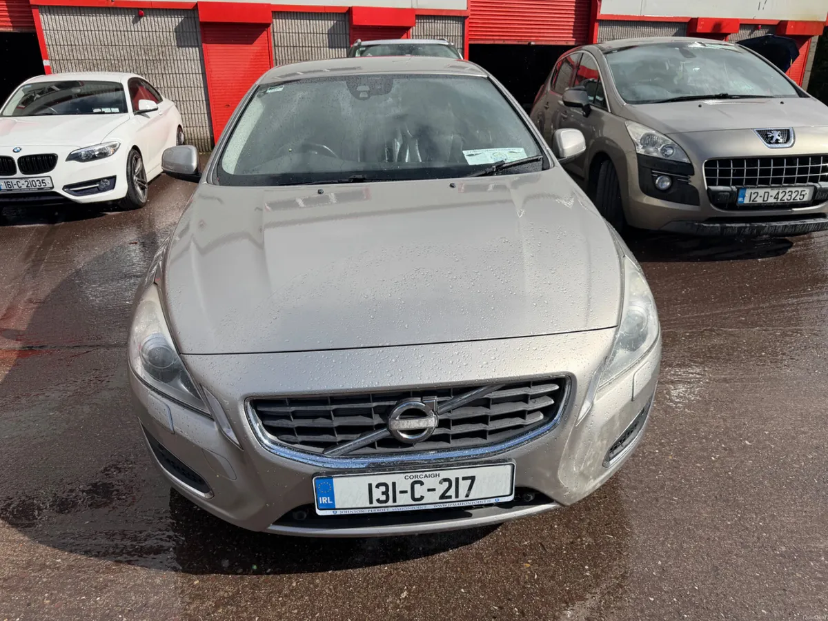 2013 Volvo S60 - Image 2