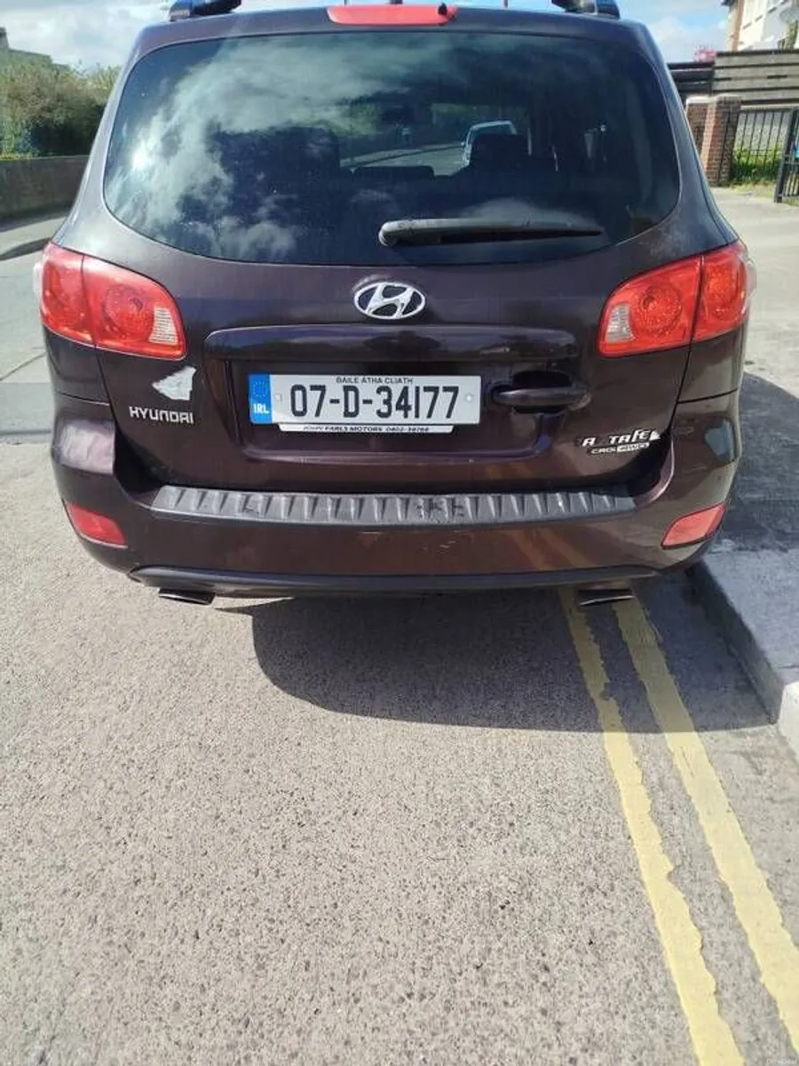 2007 Hyundai Santa Fe 7 seater! - Image 2