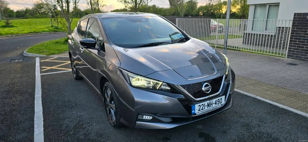 2022 Nissan Leaf 62 KW SV Premium - Image 2