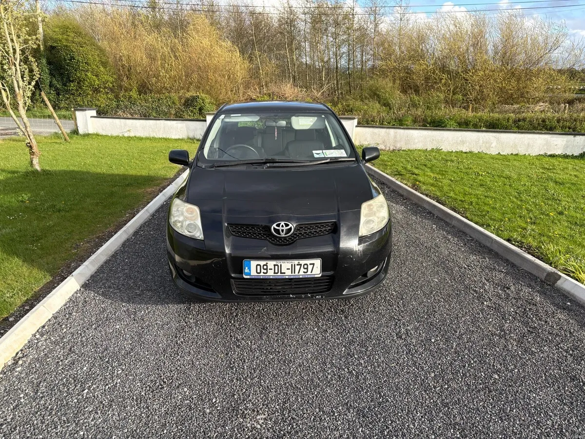 09 Toyota Auris - Image 1