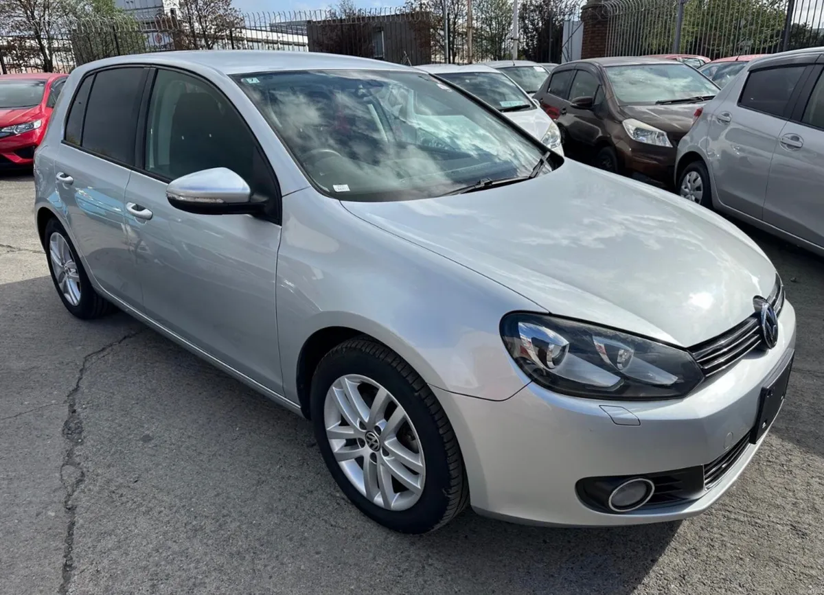 Volkswagen Golf 2012 / Automatic/ only 63k km. - Image 1