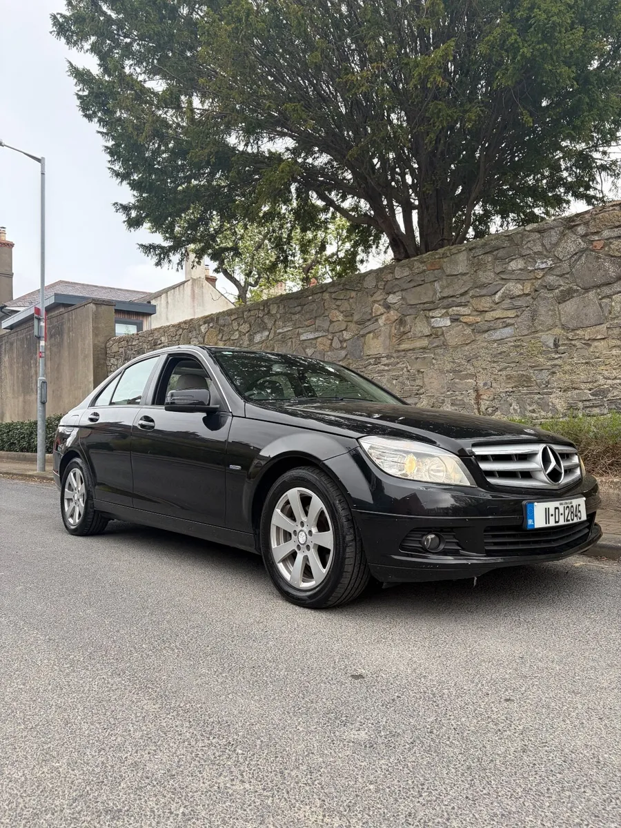 Mercedes-Benz C-Class 2011 - Image 2
