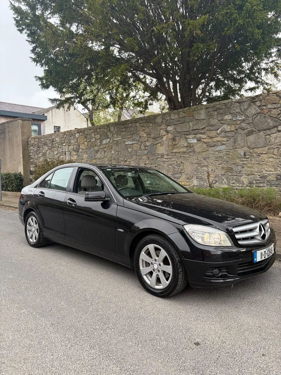 Mercedes-Benz C-Class 2011 - Image 4