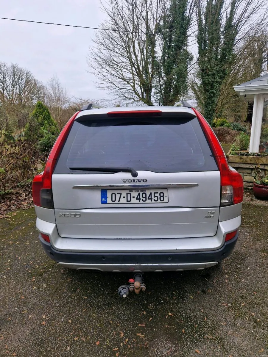 Volvo automatic car - Image 3