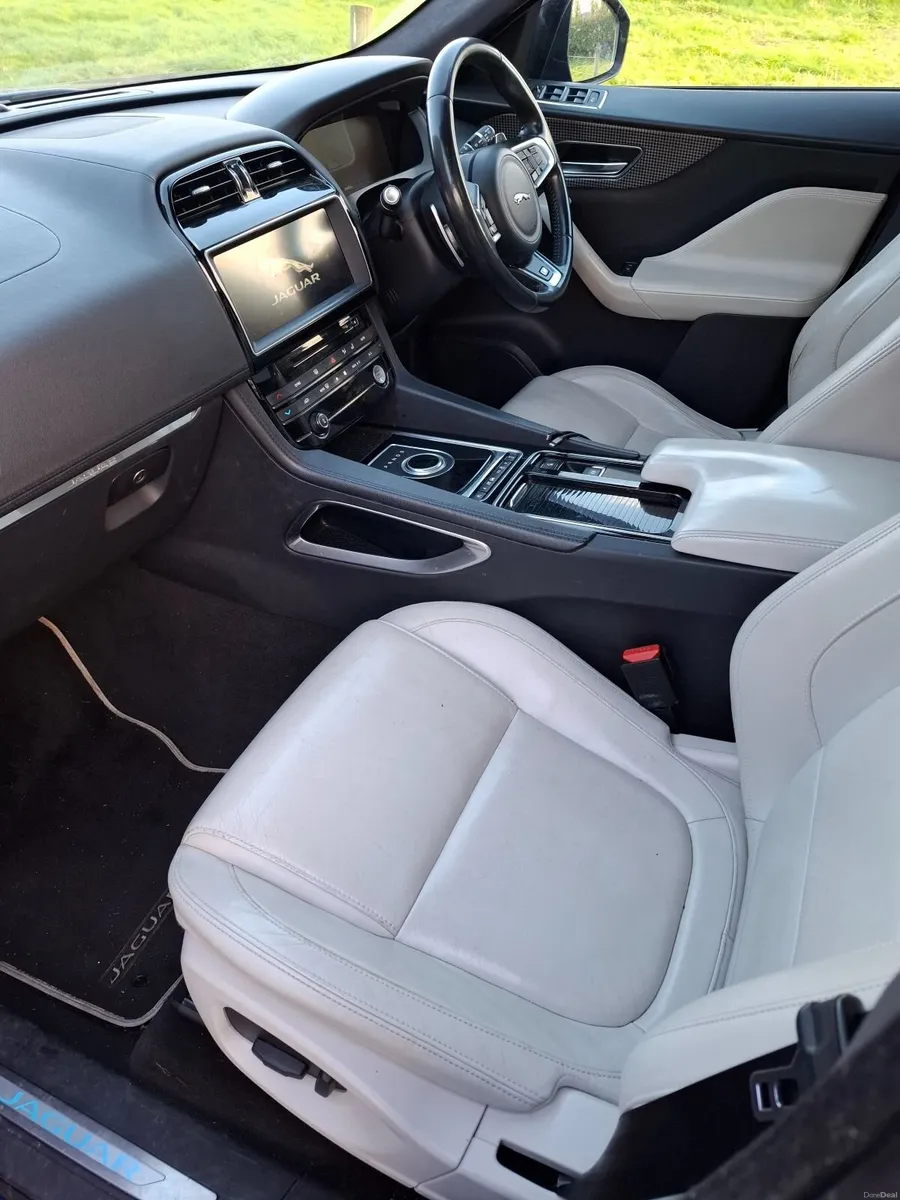 Jaguar F-Pace 2016 - Image 3