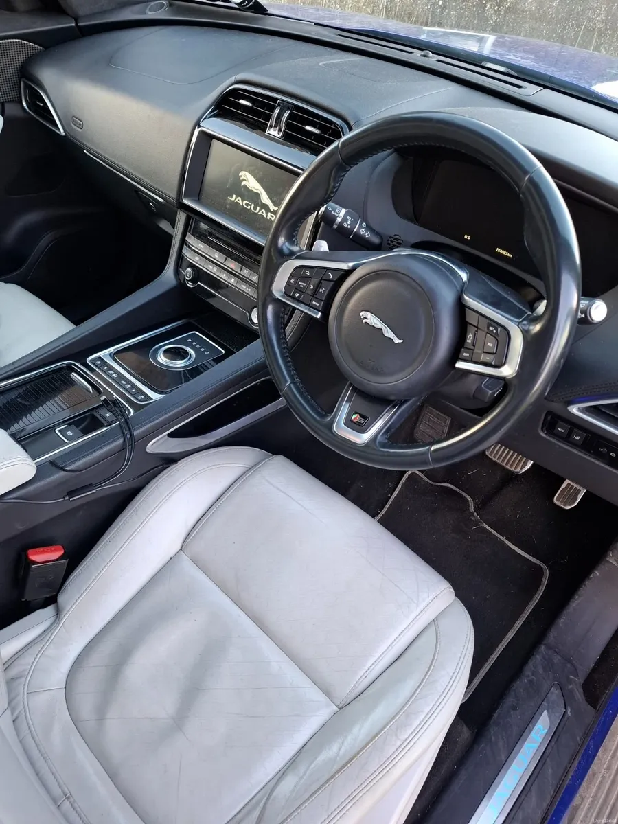 Jaguar F-Pace 2016 - Image 1