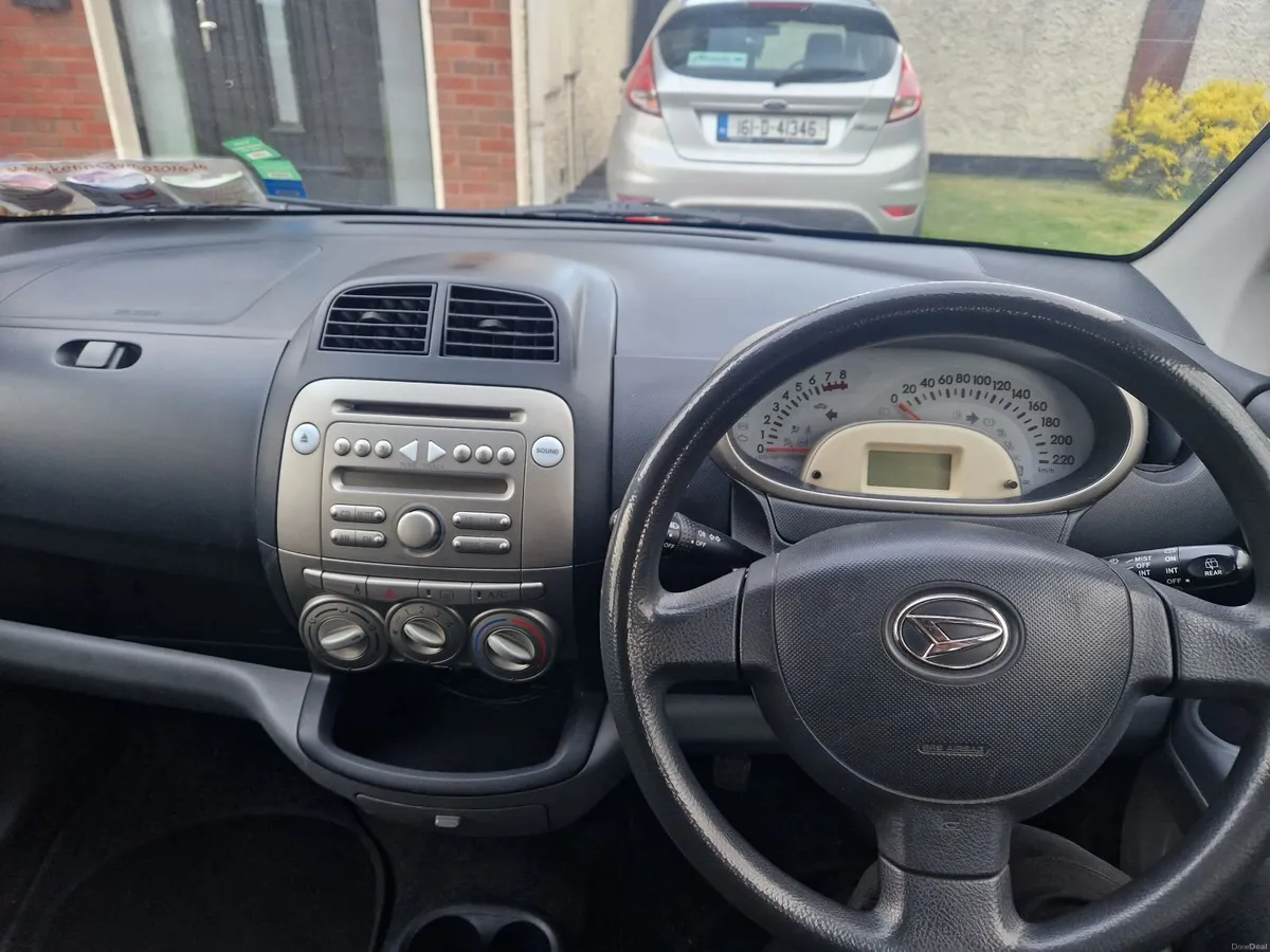 Daihatsu Sirion 2010 - Image 2