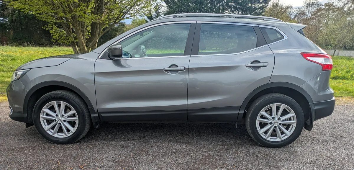 Nissan Qashqai 2016 Sunroof / Reverse Camera - Image 4