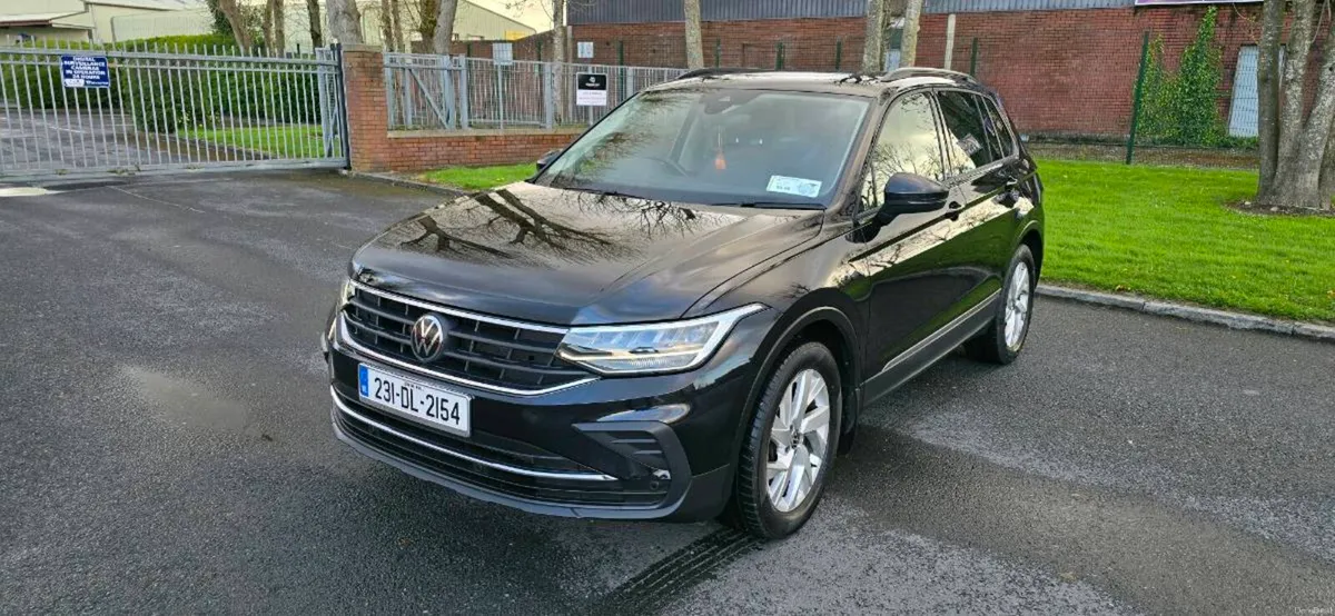 231 VW Tiguan 2.0 TDI LIFE Automatic gearbox - Image 3