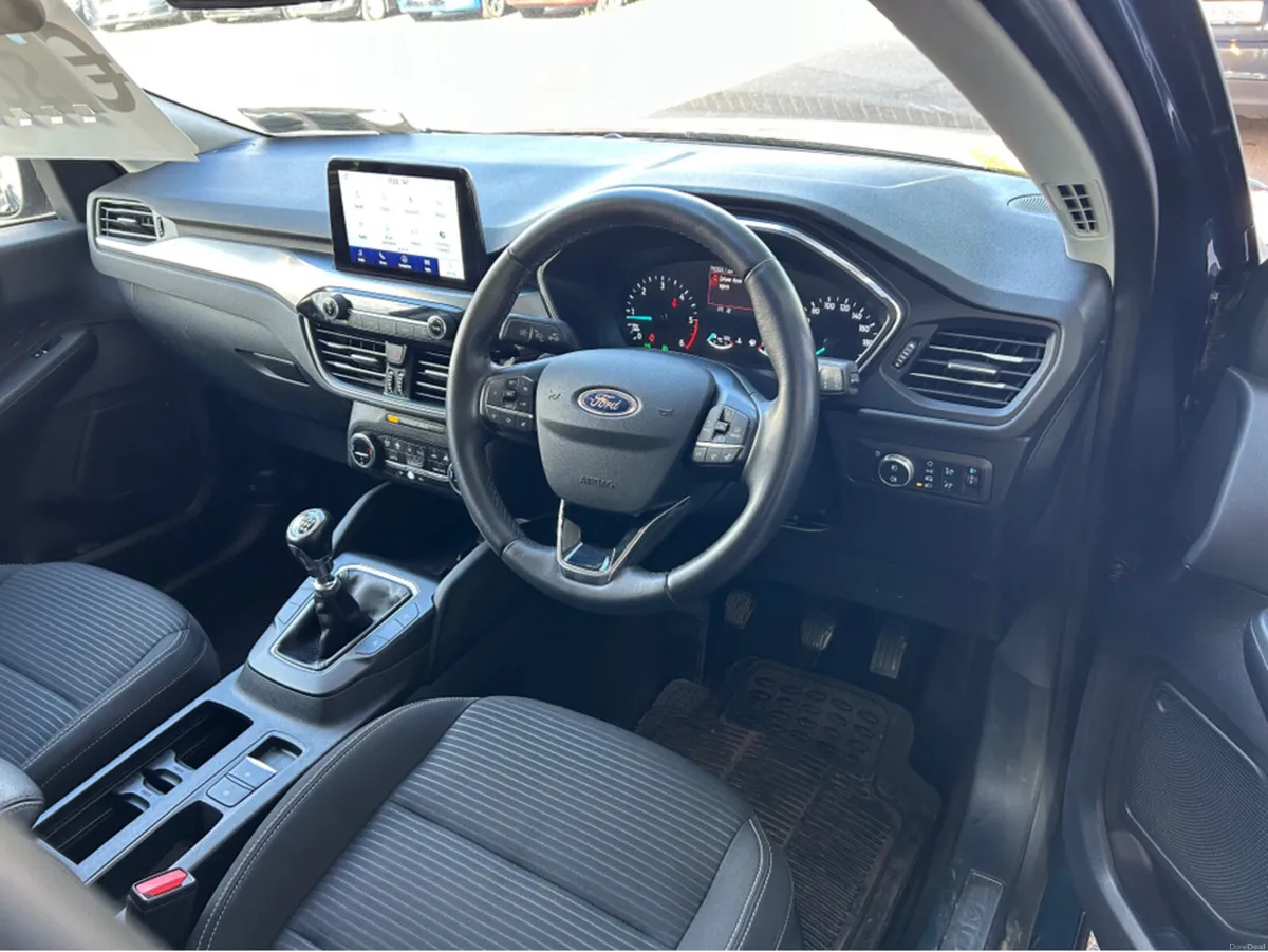 Ford Kuga TITANIUM 5DR 1.5 TD 120 S6.2 M6 F - Image 5