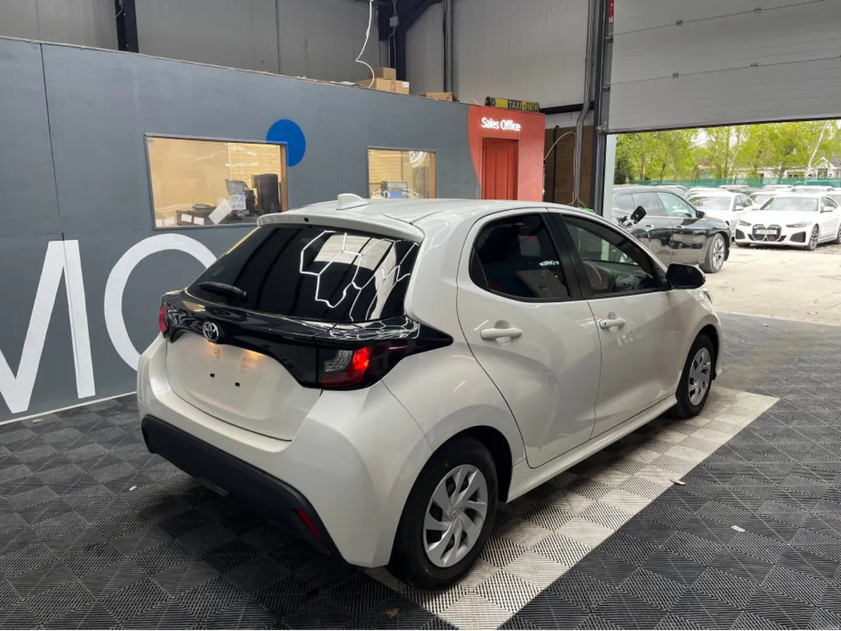 Toyota Yaris 2021 TOYOTA YARIS X 1.0 AUTOMATIC / R - Image 2