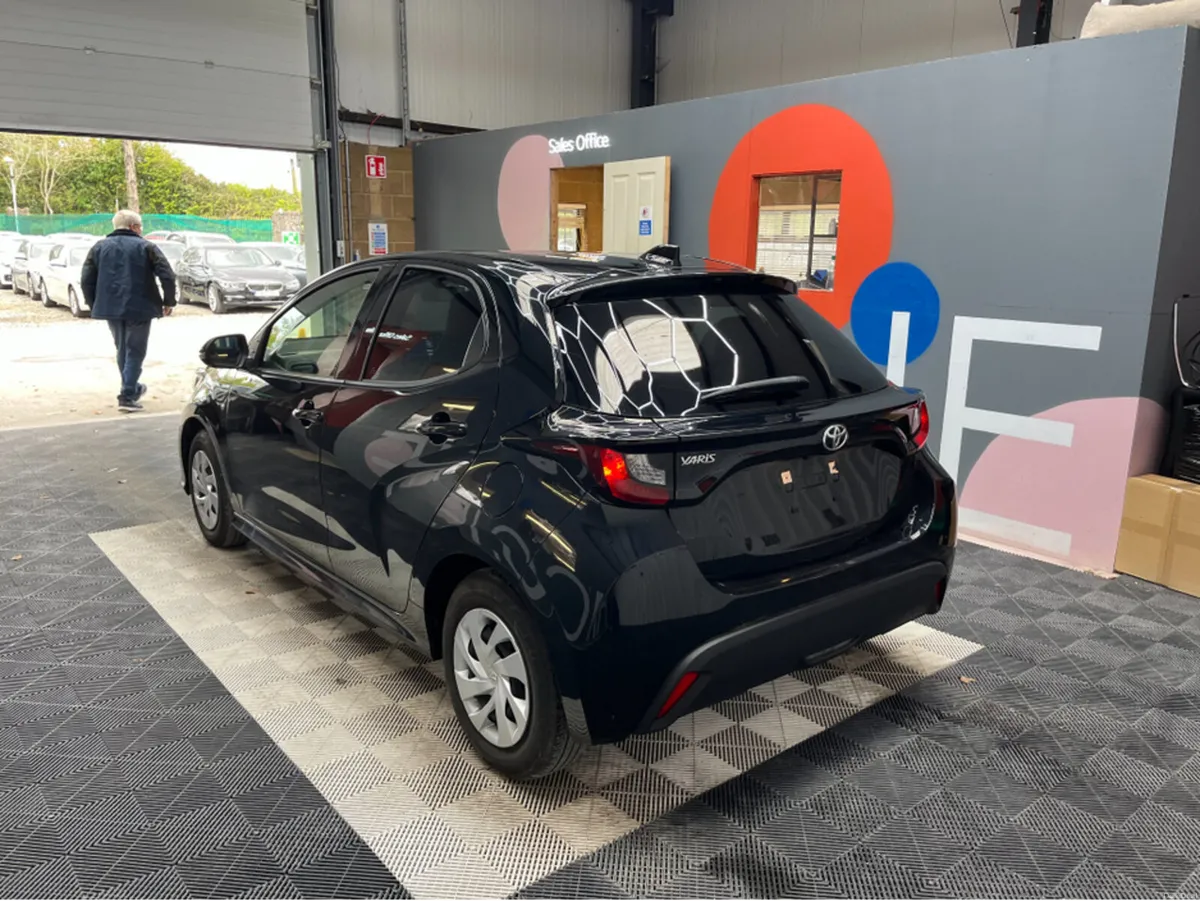Toyota Yaris 2023 TOYOTA YARIS X 1.0 AUTOMATIC / R - Image 4