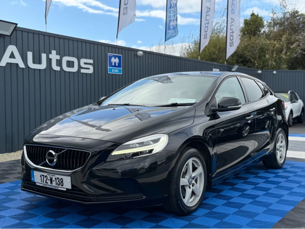 Volvo V40 D2 MOMENTUM - 2.0L DIESEL - MANUAL - 12M - Image 3